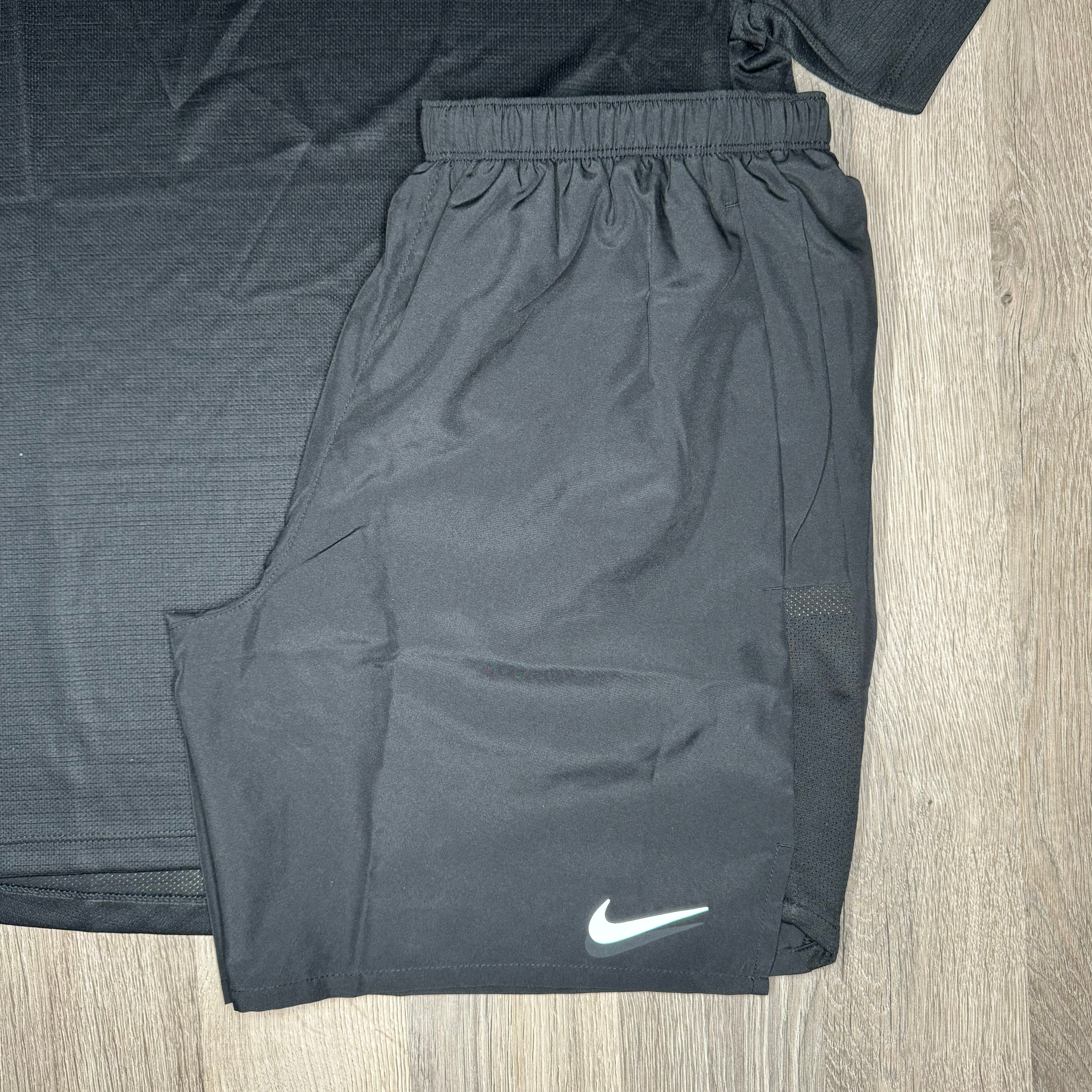 Nike Miler / Challenger Set - Tee / Shorts - Black / Black