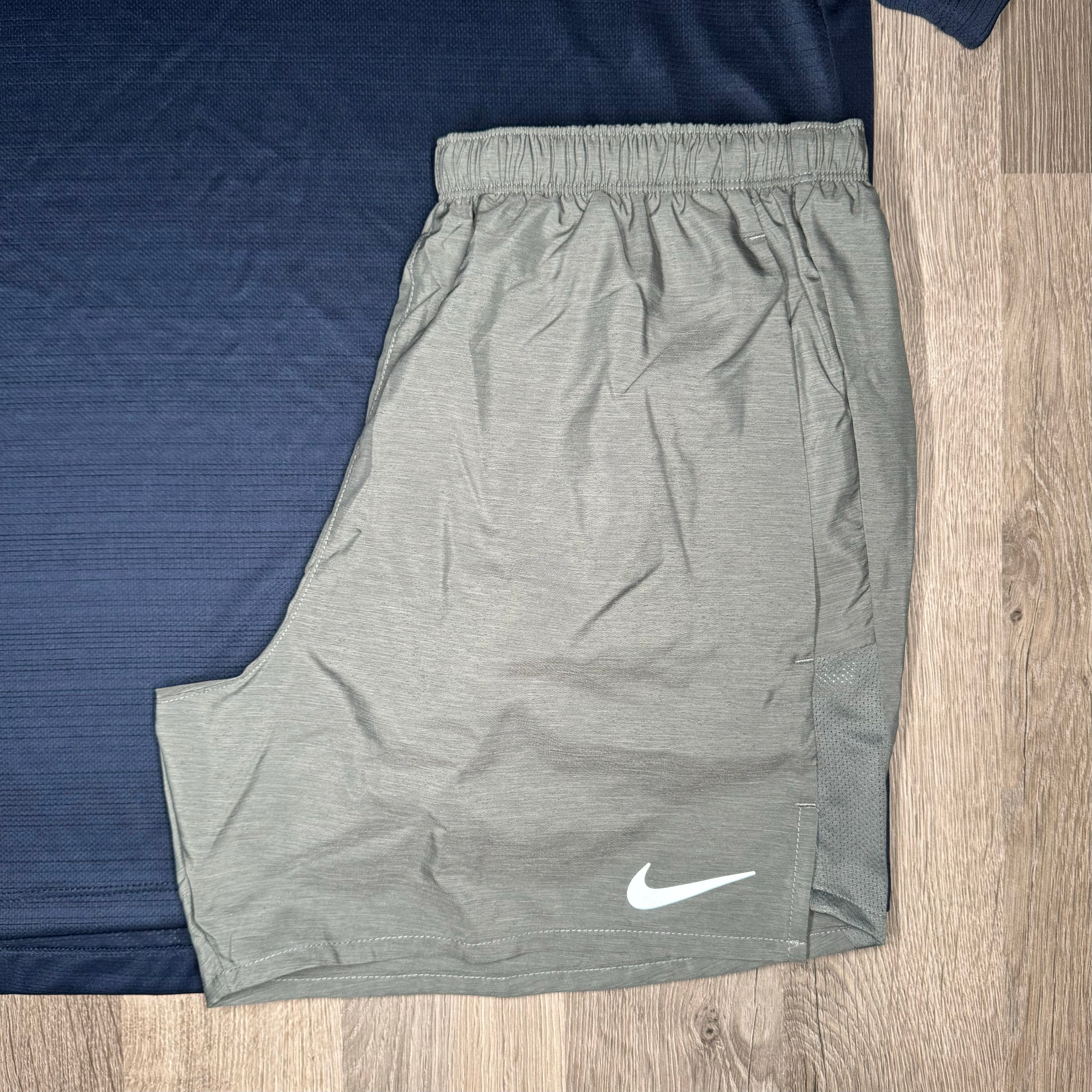 Nike Miler / Challenger Set - Tee / Shorts - Navy / Grey