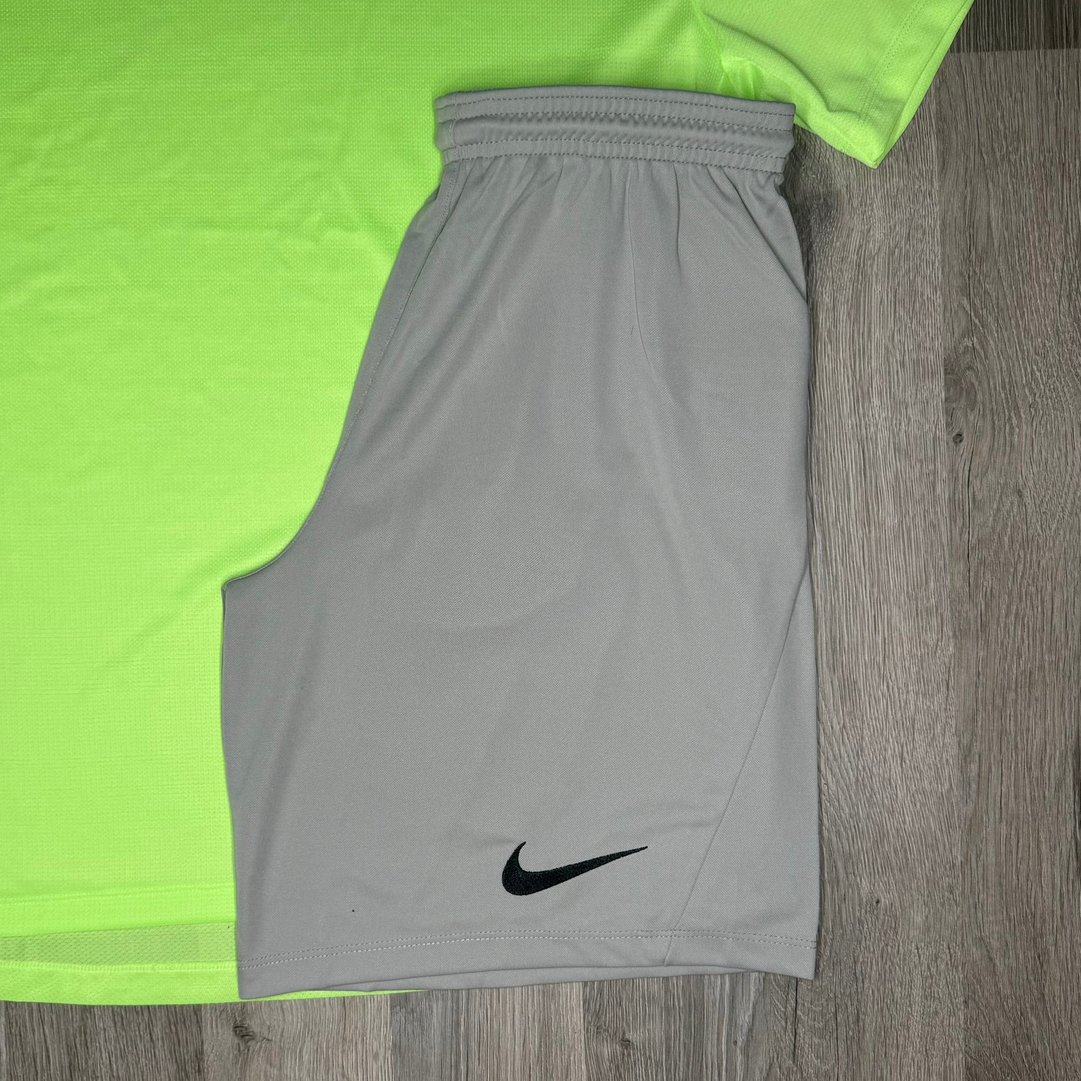 Nike Miler & Dri Fit Set - Tee & Shorts - Ghost Green / Grey