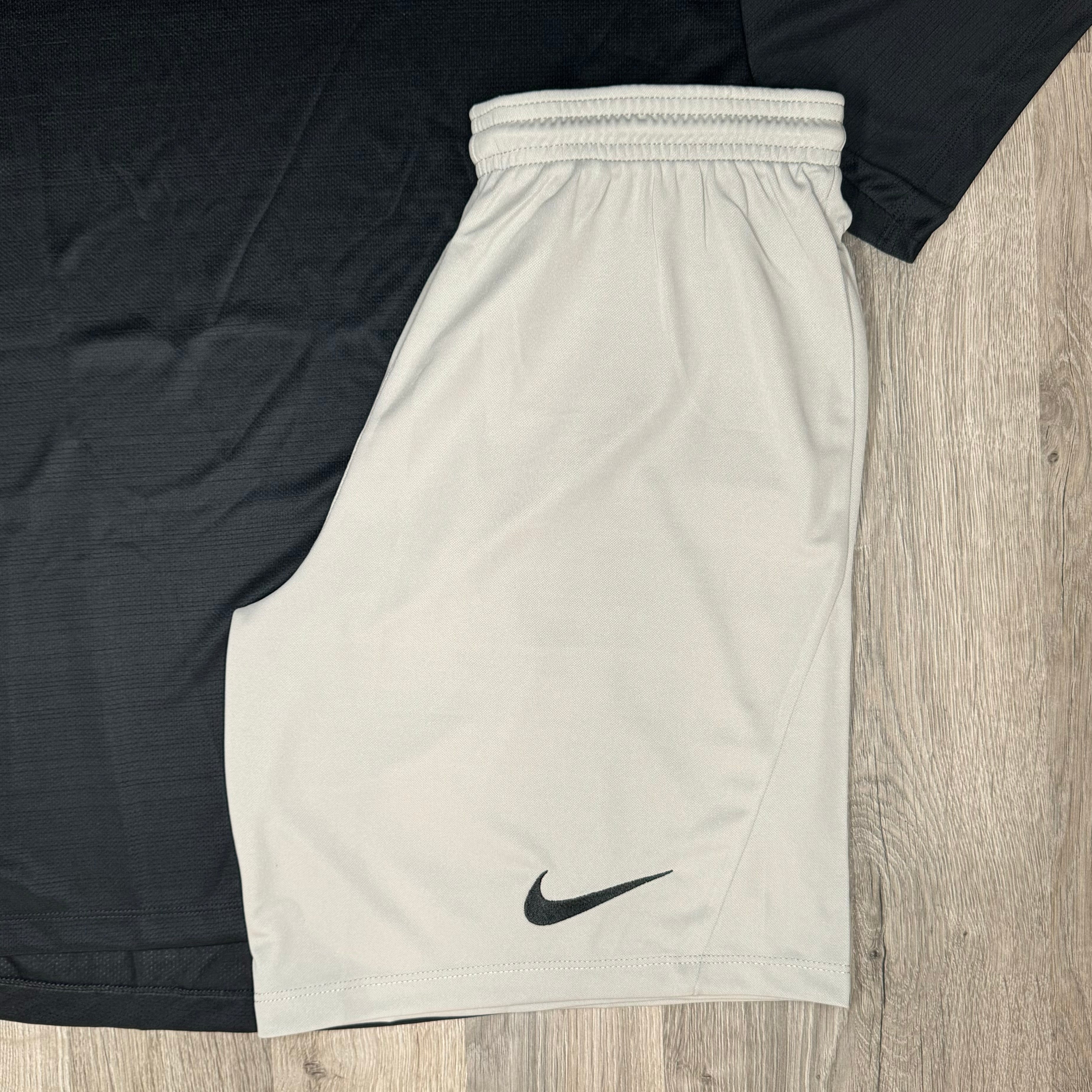 Nike Miler & Dri Fit Set - Tee & Shorts - Black / Grey