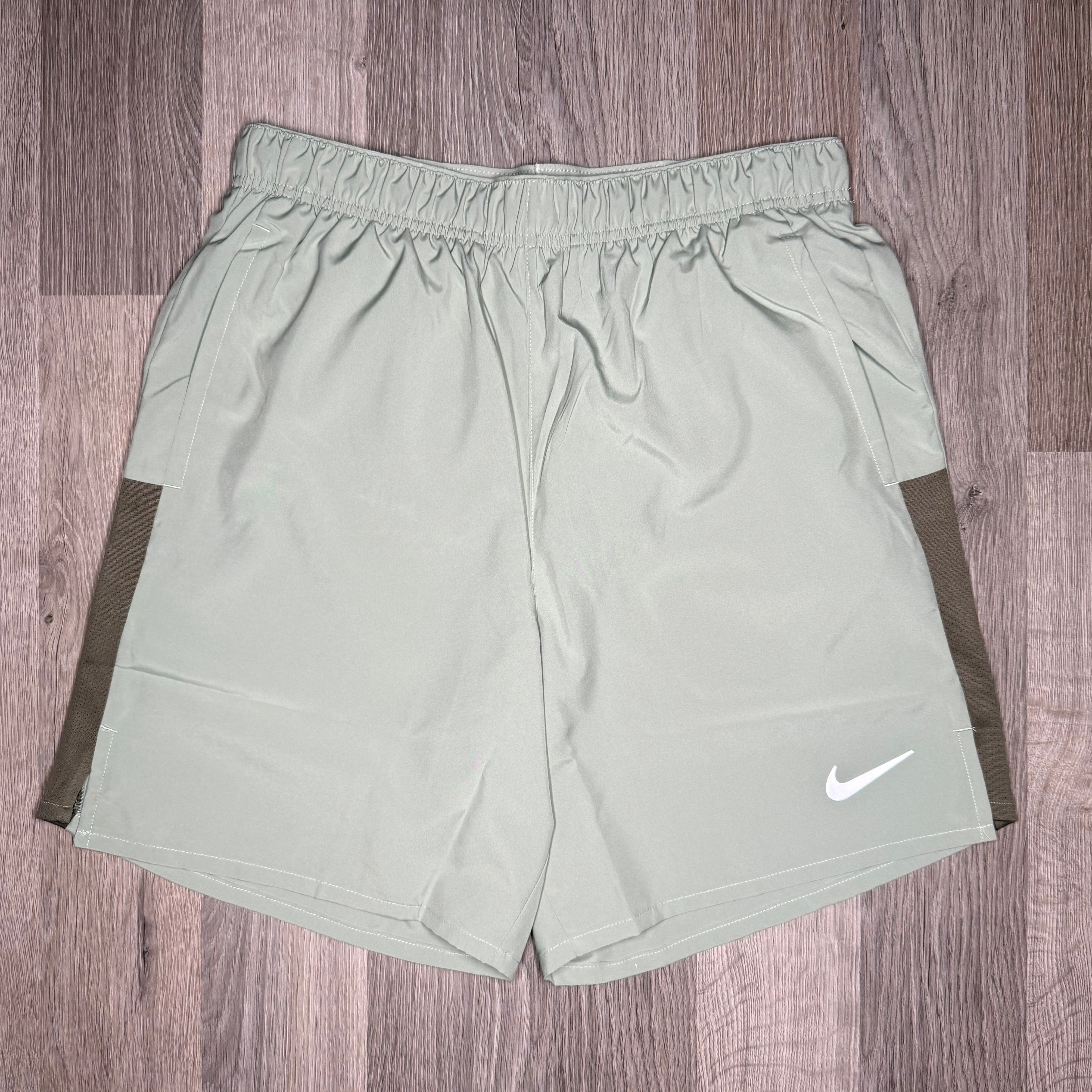 Nike Challenger Shorts Khaki